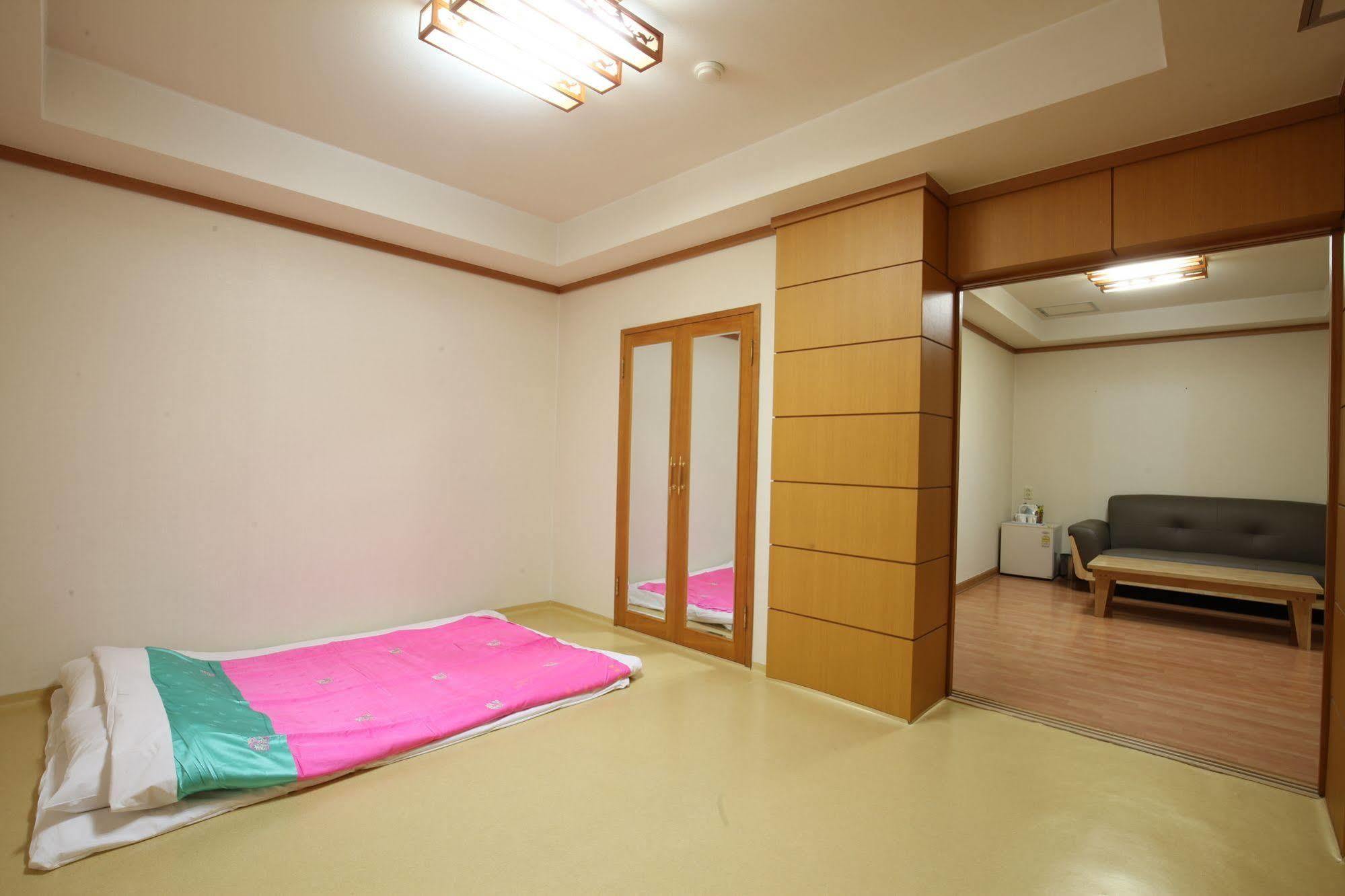 Angel Hotel Puszan Kültér fotó